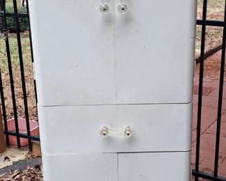 METAL CABINET