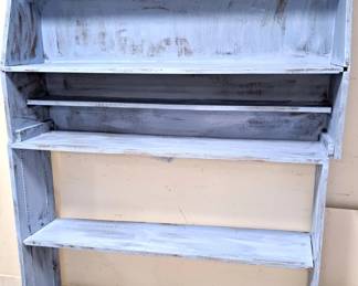 SHABBY SOLID WOOD SHELF