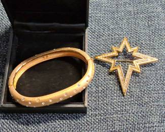 SWAROVSKI CRYSTAL MORAVIAN STAR BROOCH 