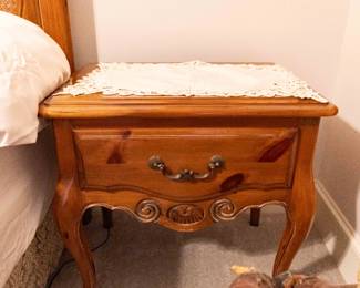 Ethan Allen bedroom set. there are two nightstand in this set.