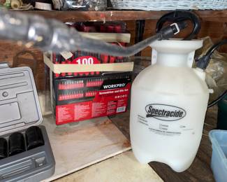 Sprayer, mixed driver set