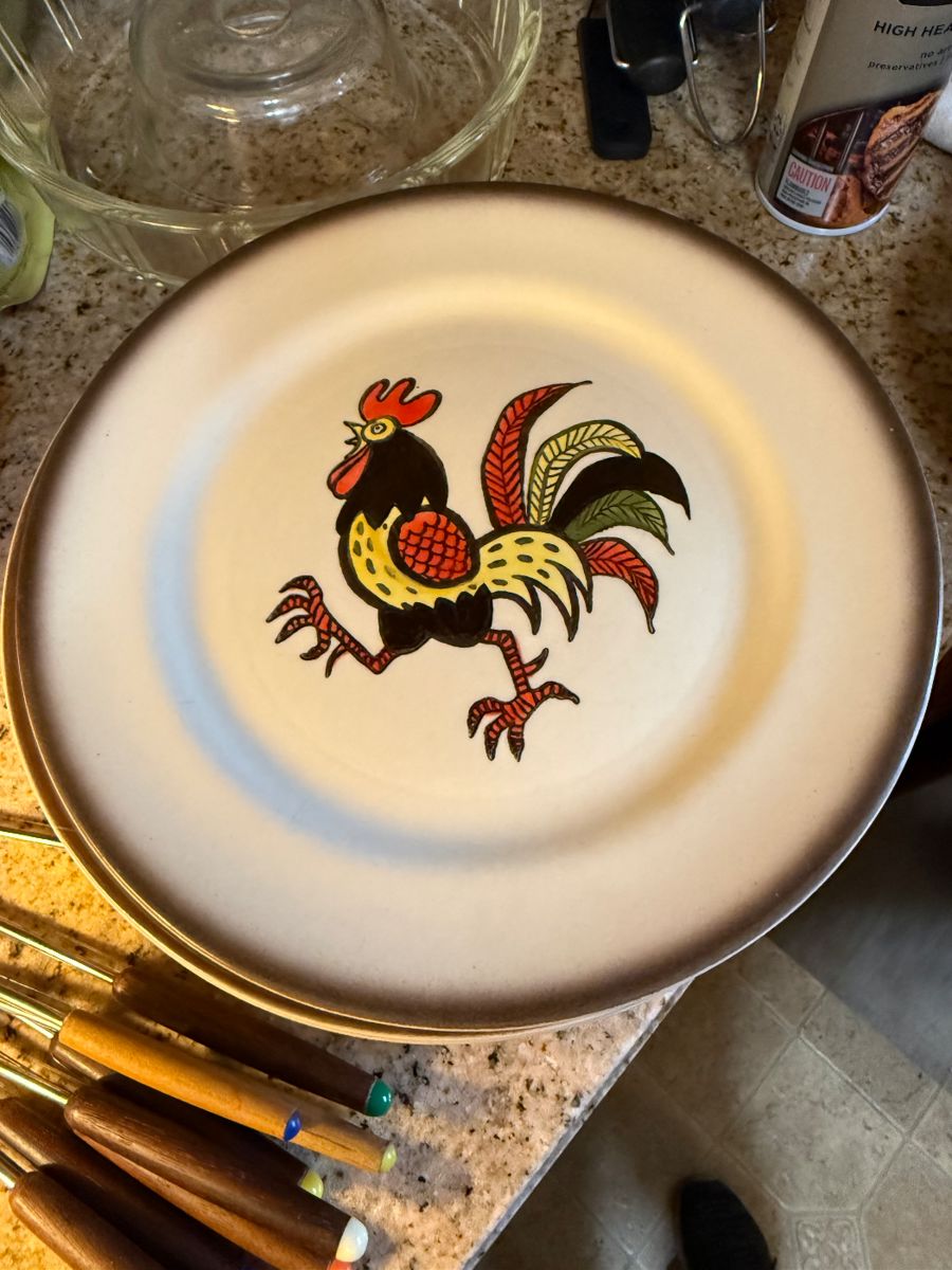 Poppy Trail by Metlox - plates (3 sizes), cups, bowls