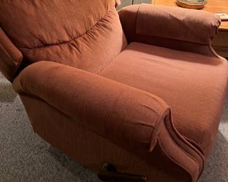 2 of these. Lane Furniture.
Available for presale.