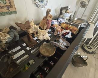 Rosenberg Estate Sale featuring trinket dishes and décor items collected from around the United States during the owners’ travels. A unique assortment of souvenirs and decorative keepsakes.