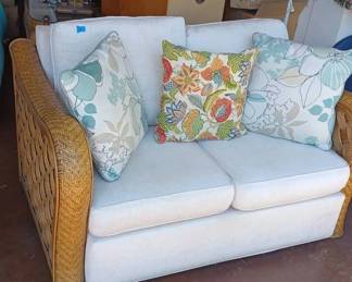 LC078Wicker Rattan love seat with 3 pillows matches sofa and table