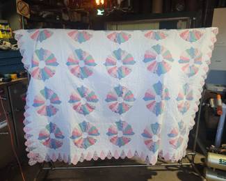 Vintage & Antique Quilts