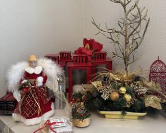 Christmas Lanyerns and Decor