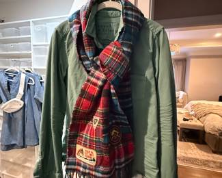 LARGE COLLECTION OF WOMEN'S CLOTHING