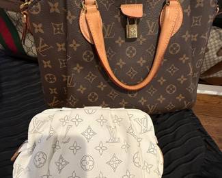 LOUIS VUITTON HANDBAGS: WHITE LEATHER MINI SCALA AND RIVOLI MM