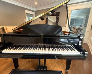 YAMAHA BABY GRAND PIANO