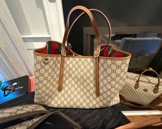 GUCCI BUCKET HANDBAG TOTE
