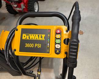 DEWALT 3600PSI PRESSURE WASHER