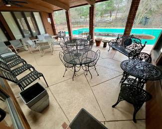  A FABULOUS COLLECTION OF PATIO FURNITURE
