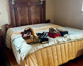 LADIES SHOES SIZE 8.5-9