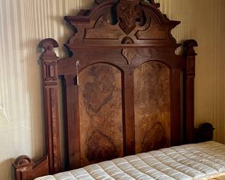 Superb Antique Victorian Walnut Bed