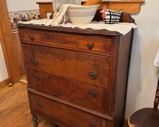 Beautiful Gentleman’s Dresser