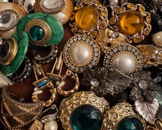 Amazing Collection of 300+ Pieces of Vintage Costume Jewelry Spanning 1960s to 2000s