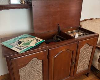 MCM Record Player/Radio Console (record player needs work, but radio lights up and works great!)