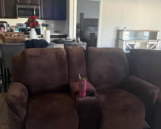 Nextgen Taupe Durapella Power Reclining Sofa


Nextgen Taupe Durapella Power Reclining Console Loveseat

Removable wedge 
