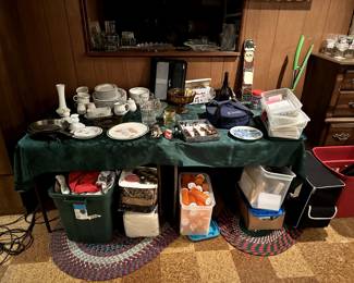 MISC. CISHES  KITCHEN ITEMS  CASSEROLE DISH