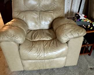 FURNITURE RECLINER