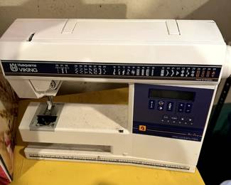 HUSQVARANA VIKING 350 COMPUTER SEWING MACHINE