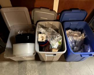 FOOD STORAGE BOWLS  PLASTIC UTENSILS