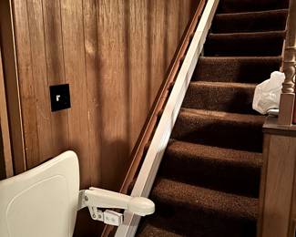 HANDICARE STAIR LIFT II