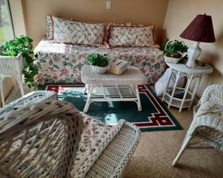 single bed with mattress and bedspread/pillow shams