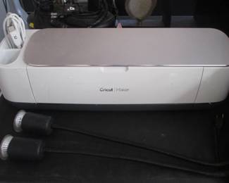 Cricut Cutting Machine & Crafting Tool