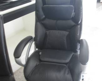 2-Matching Executive Chairs By Serta