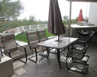 Patio Table/6-Chairs & Umbrella, 64" X 40"