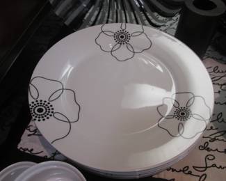 Pier 1 "Mod Pedal" Porcelain Dishes