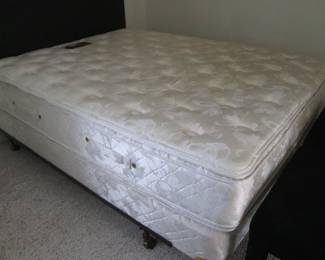 Queen-Size Mattress Set By Beautyrest World Class