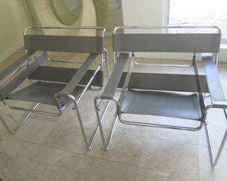 Pair of 'Wassily Style' Bauhaus-Design Lounge Chairs, Leather & Chrome