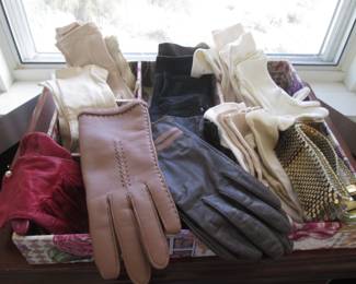 Ladies Gloves & Belts