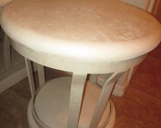 Easy to Move in 3 Pieces