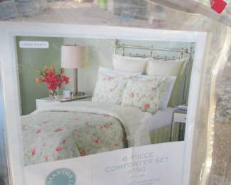 Martha Stewart King Comforter Set