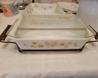 Pyrex Golden Pinecone casserole dish