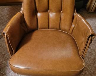 Chrome set with chairs on casters