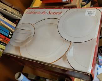 NIB DINNERWARE