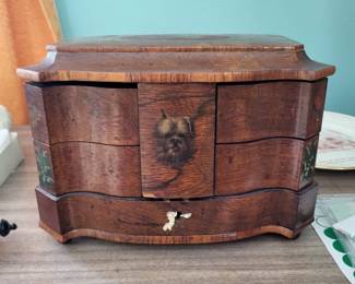 VINTAGE WOOD JEWELRY BOX
