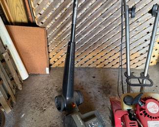  Black & Decker 2-in-1 Landscape Edger 