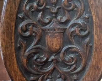 DETAIL CARVING TO ANTIQUE CHAIR