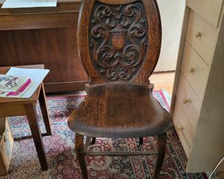 LOVELY ANTIQUE WOOD CARVED CHAIR