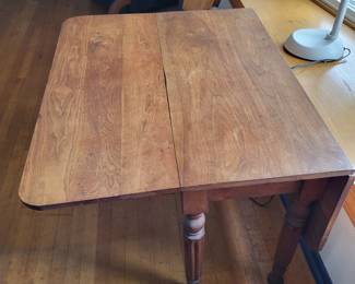 VINTAGE DROP LEAF TABLE 