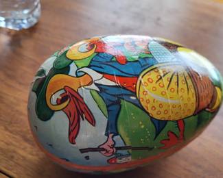 ANTIQUE GERMAN PAPER MACHE EASTER EGG CANDY CONTAINER