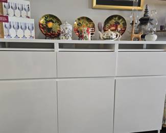 white storage cabinet with 3 drawers, 3 cabinets