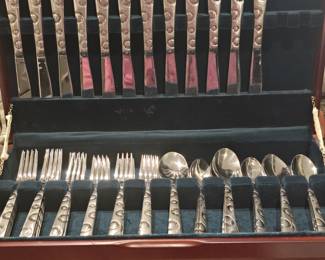 64 pcs Cambridge Hemisphere flatware set in box