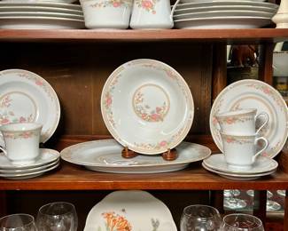 Fairfield fine China set- butterfly & flower pattern w/gold rim 